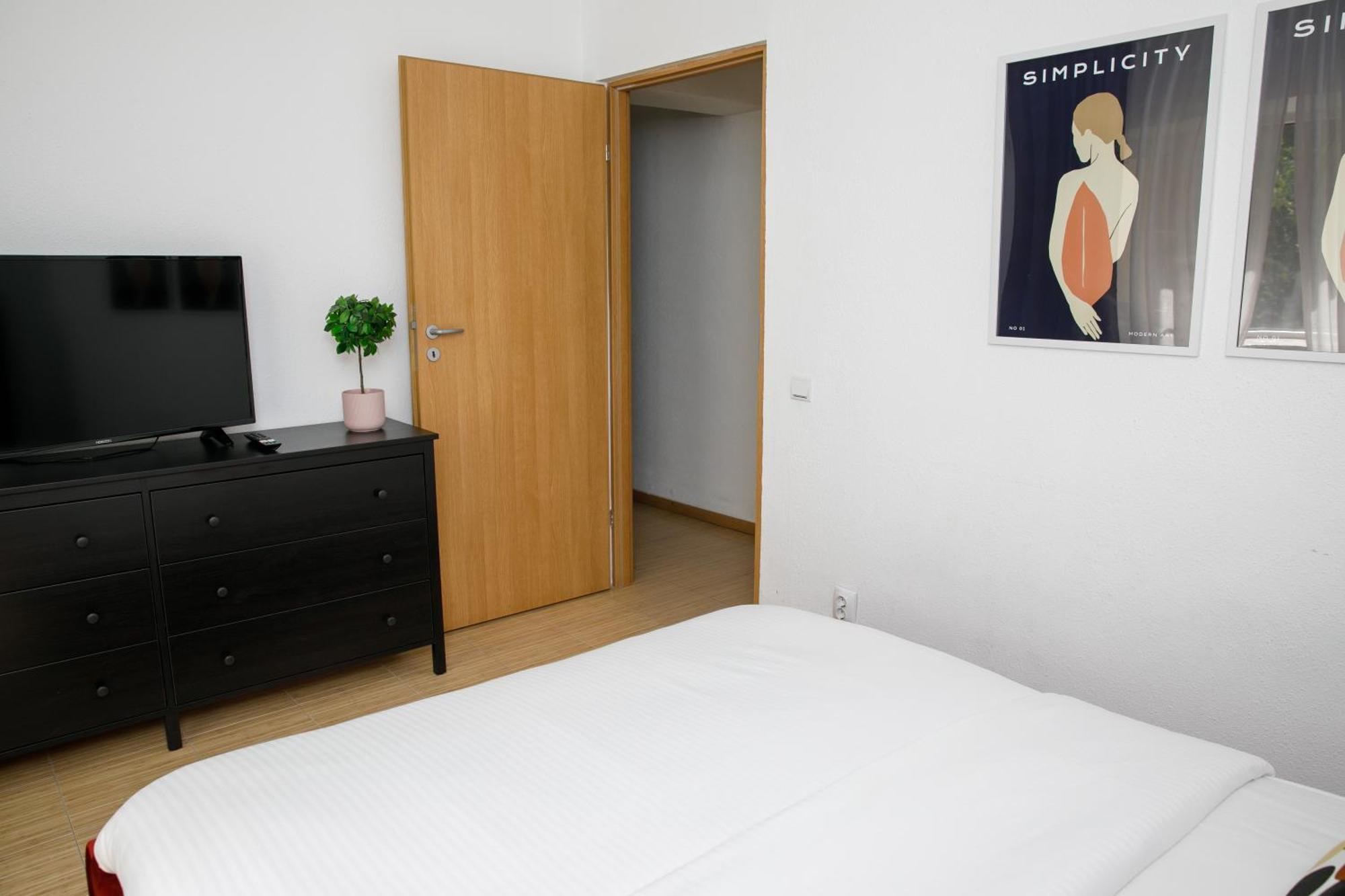 Color Apartments Corneliu Coposu No3 Bucureşti Eksteriør bilde