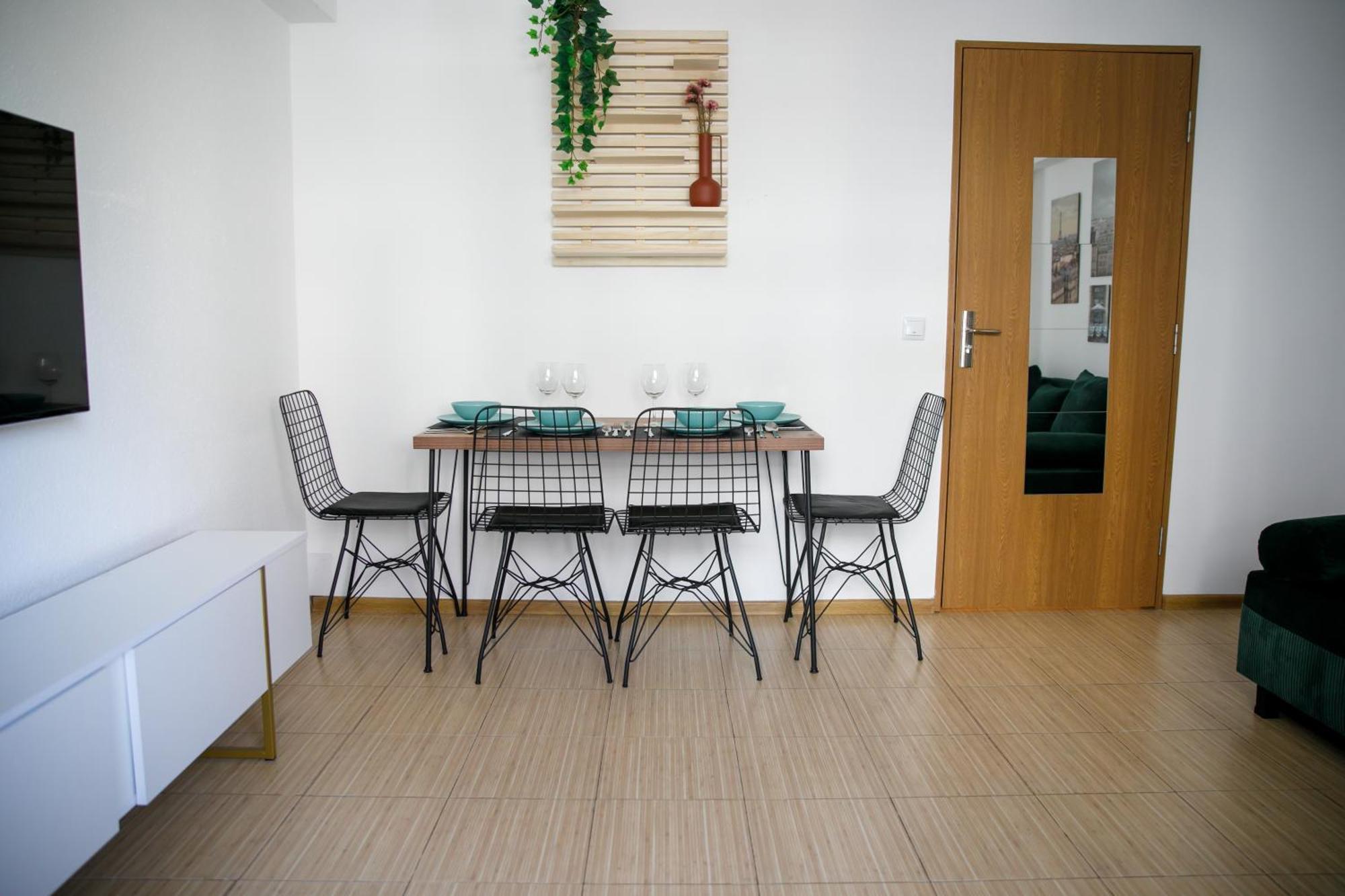 Color Apartments Corneliu Coposu No3 Bucureşti Eksteriør bilde