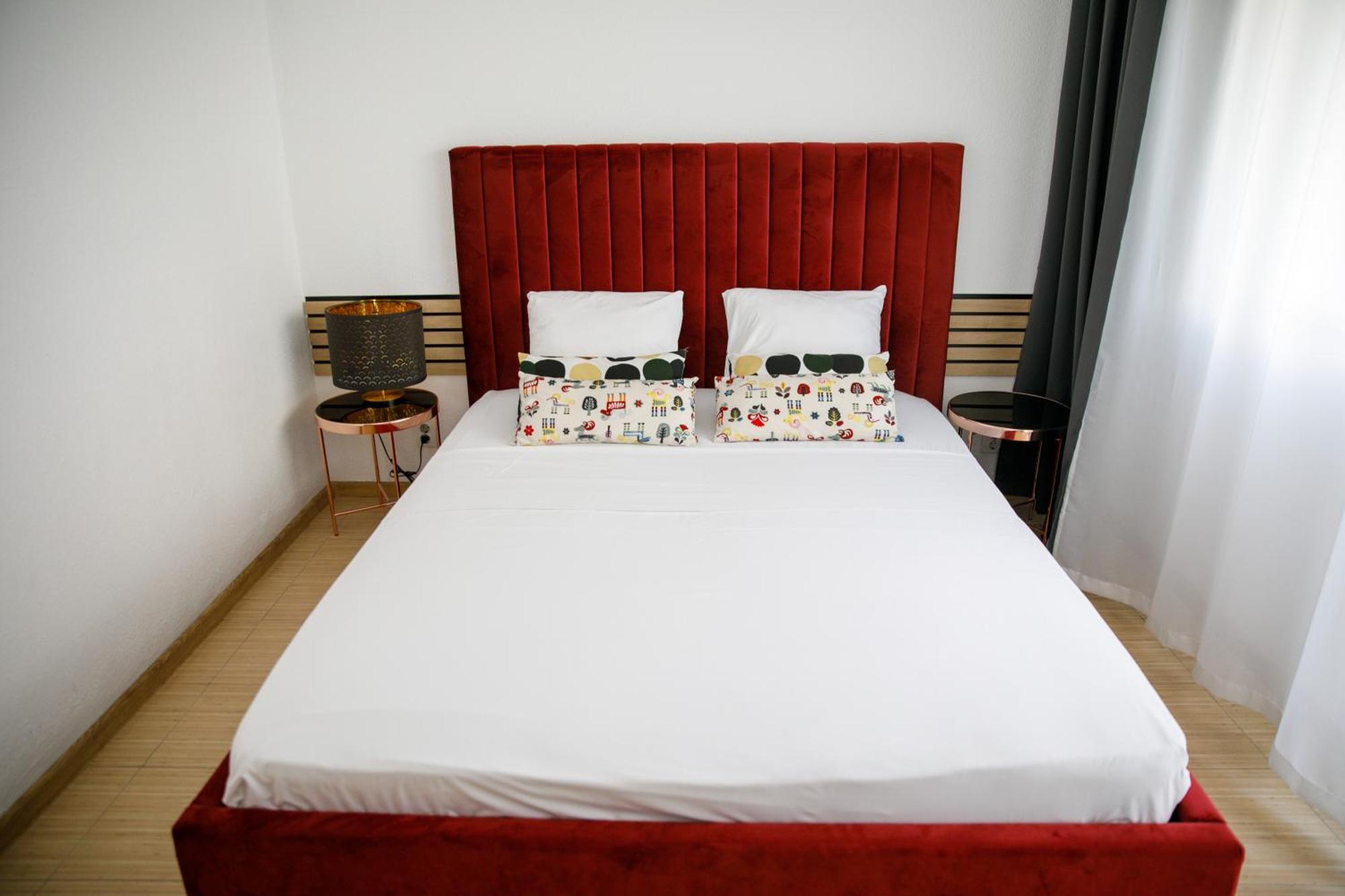 Color Apartments Corneliu Coposu No3 Bucureşti Eksteriør bilde