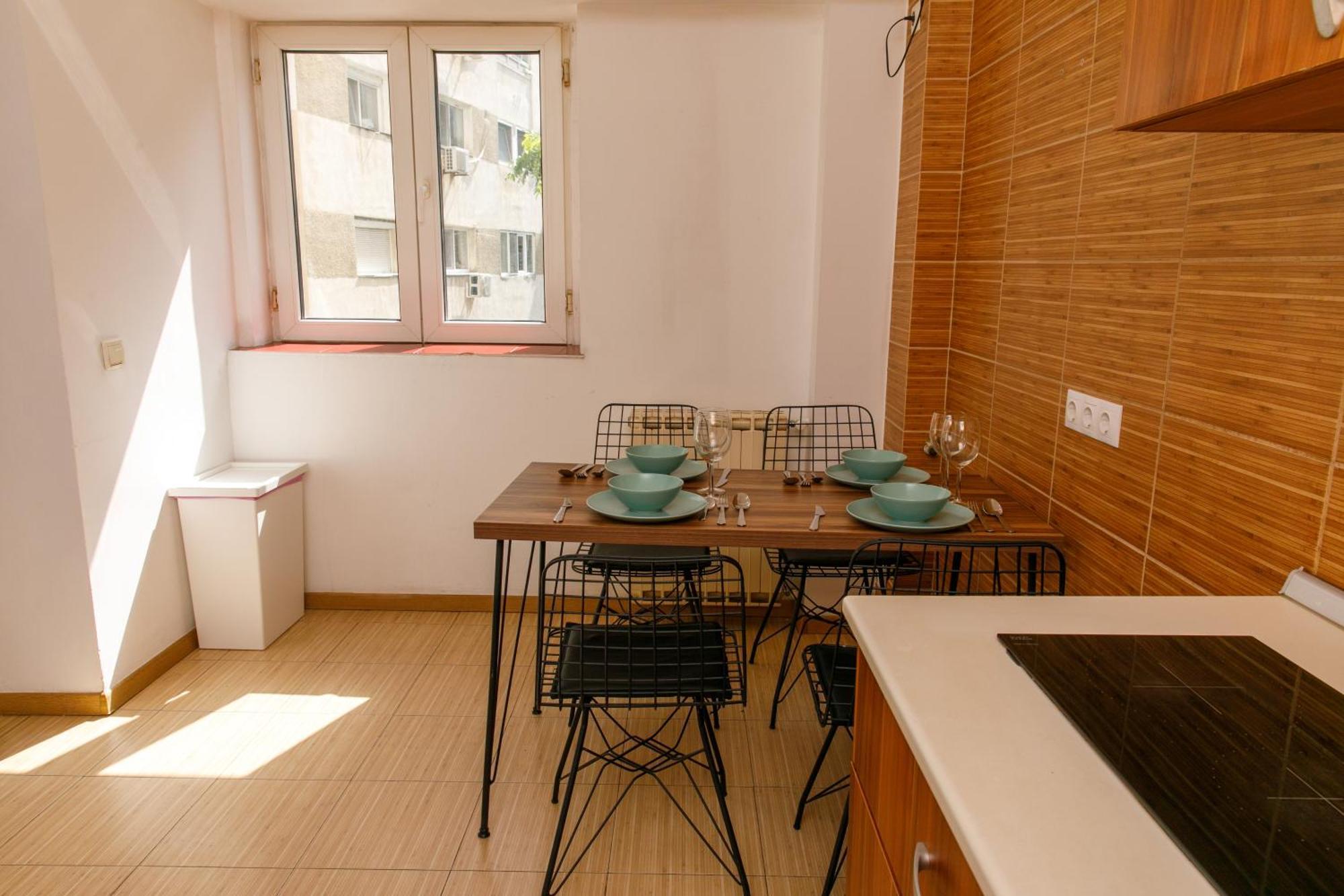 Color Apartments Corneliu Coposu No3 Bucureşti Eksteriør bilde